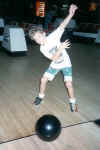 me_bowling.jpg (19549 bytes)